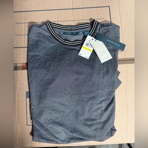 Perry Ellis Men’s Gray Crewneck Shirt with Striped Collar